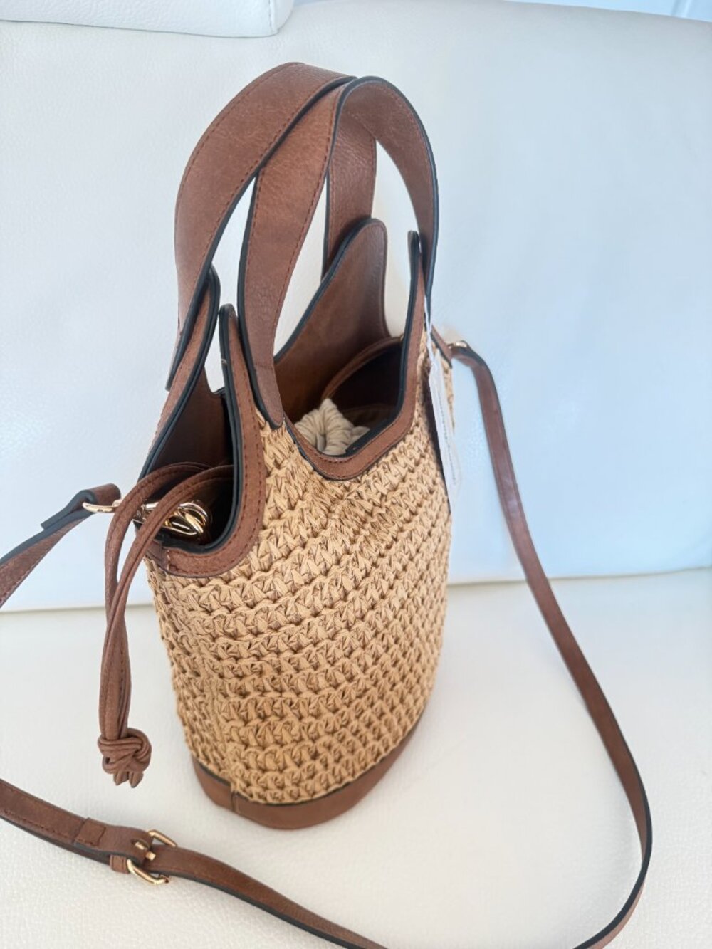NWT TOMMY BAHAMA STRAW BUCKET BAG CROSSBODY W INNER POUCH - Picture 2 of 6